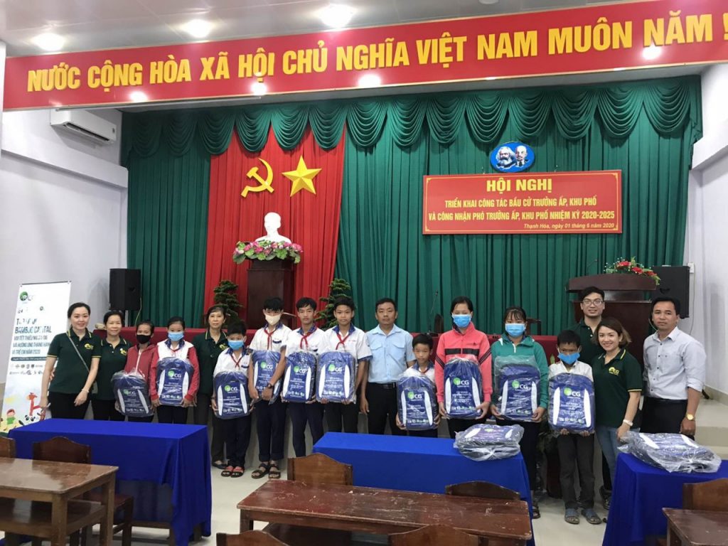 Bamboo Capital Group awarded 600 gifts in District Thanh Hoa and Thu Thua District, Long An Province on International Children's Day and response Action Month for children in 2020